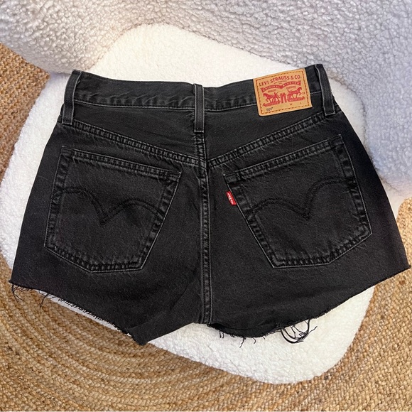 LEVIS 501 Black Shorts - Picture 3 of 5